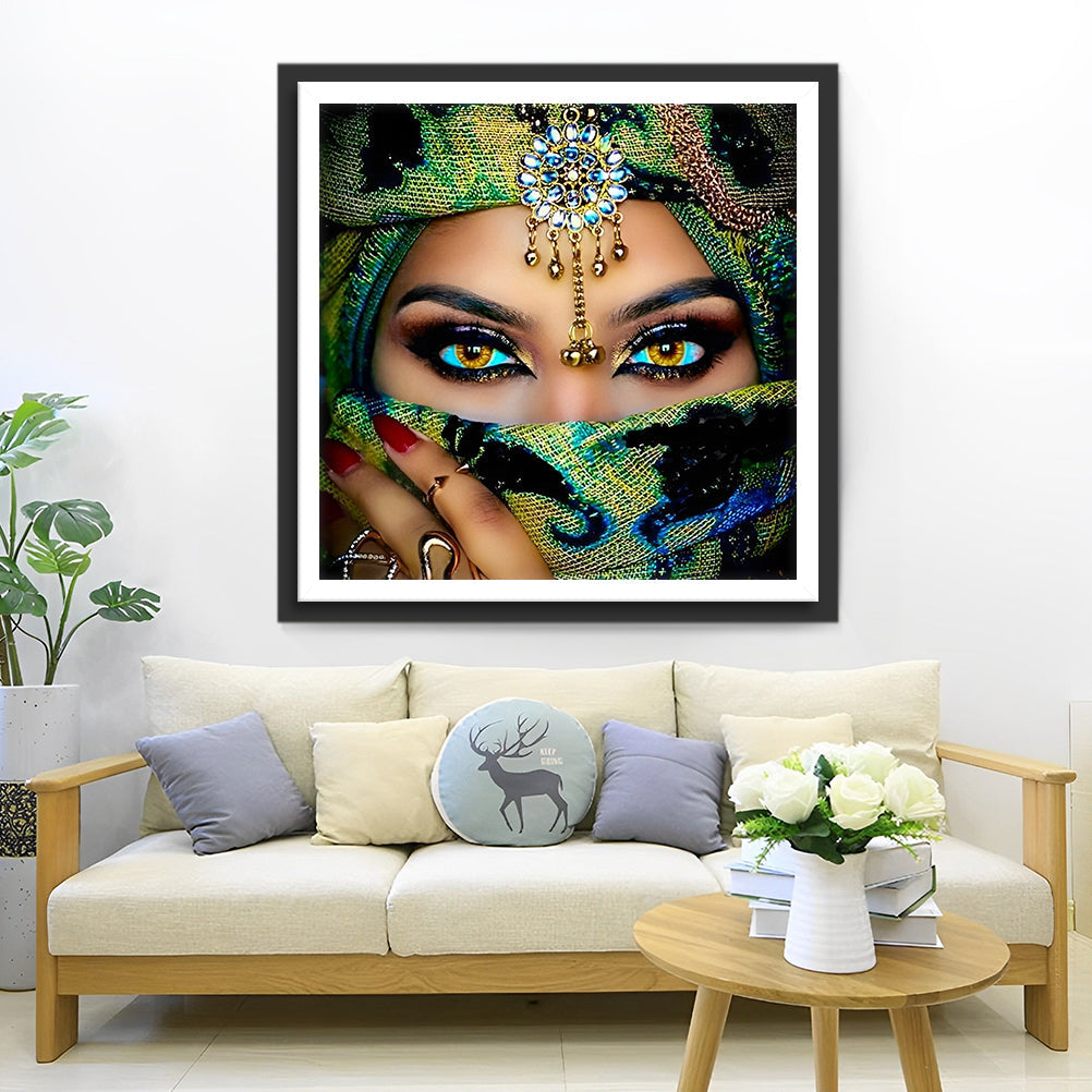 Femme Indienne en Sari Vert Broderie Diamant