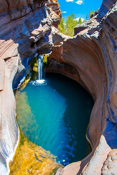 La Grotte et l'Abîme Broderie Diamant