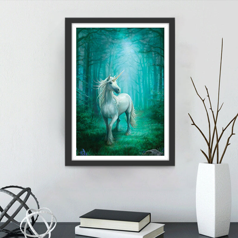 Licorne Blanche dans la Forêt Broderie Diamant