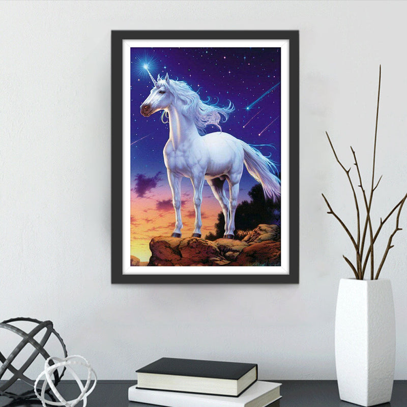 Licorne Blanche en Haut de la Falaise et Etoiles Filantes Broderie Diamant