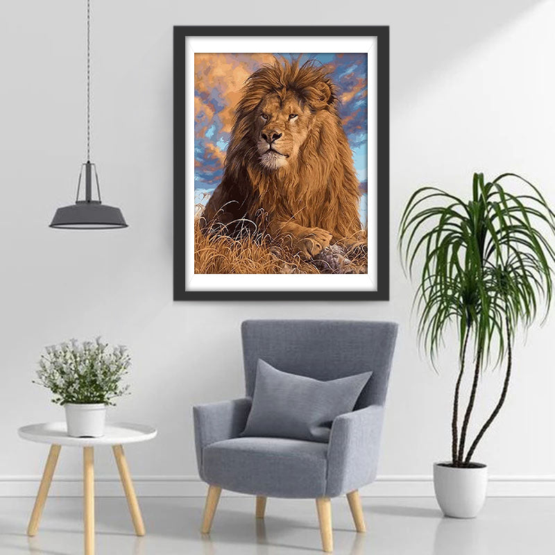 Lion Roux Allongé sur la Pelouse Broderie Diamant