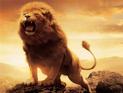 Lion Rugissant dans les Montagnes Broderie Diamant