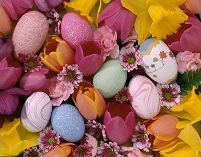 Marguerites Roses et les Œufs de Pâques Fête Broderie Diamant