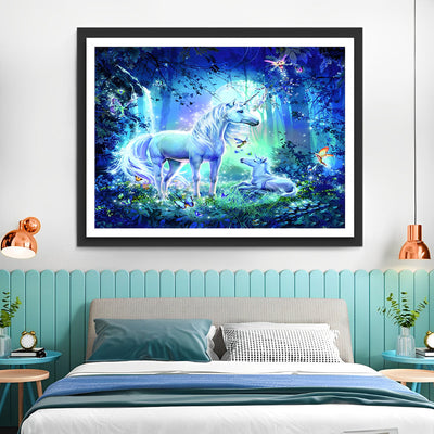 Mère Licorne et Son Bébé dans la Forêt Broderie Diamant