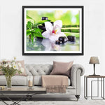 Orchidée Blanche et Plantes Vertes Broderie Diamant