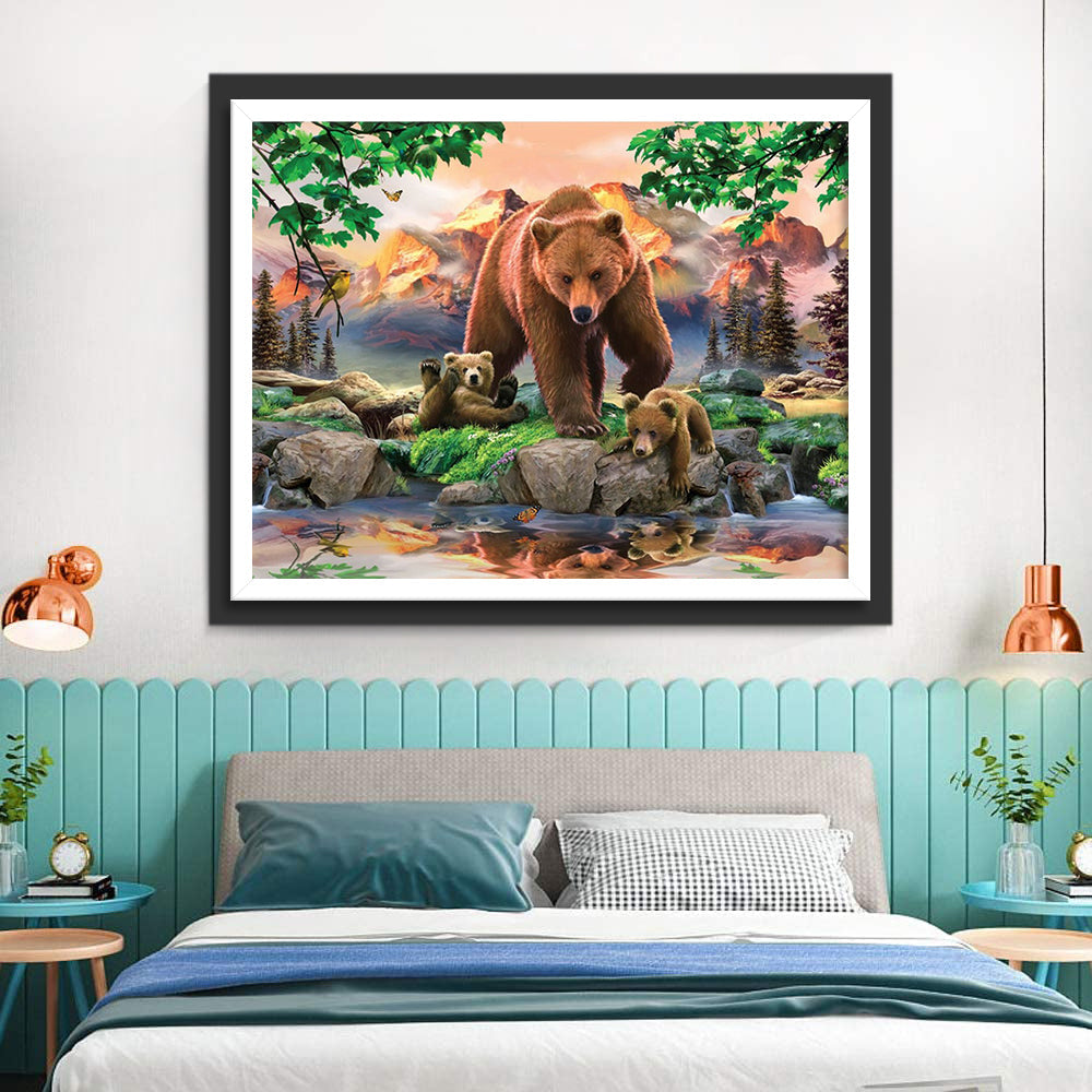 Ours Brun et Ses Bébés au Bord du Ruisseau Broderie Diamant