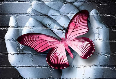 Papillon Rose et les Mains Broderie Diamant