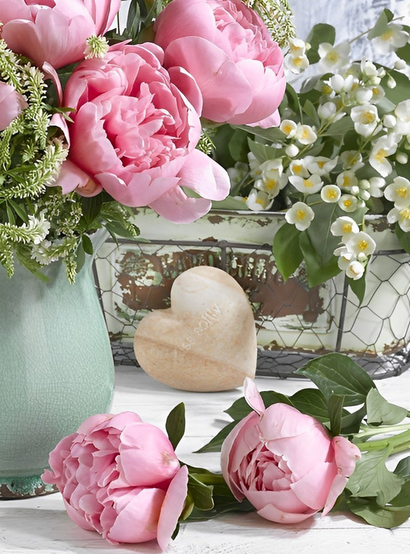 Roses et les Petites Fleurs Blanches Broderie Diamant