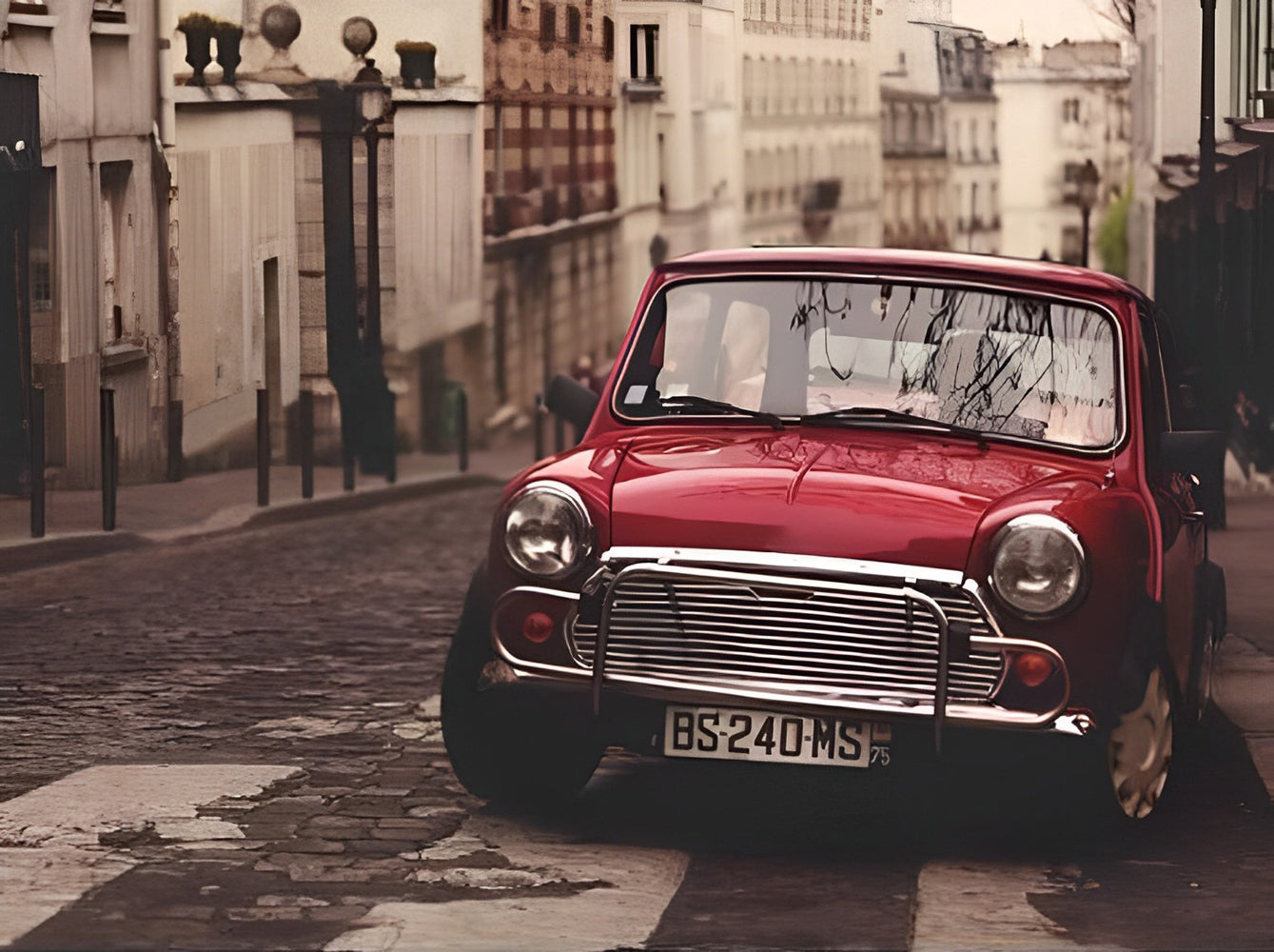 Véhicule Rouge Broderie Diamant