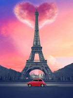 Voiture Rouge devant Tour Eiffel avec de Nuage de Cœur Broderie Diamant
